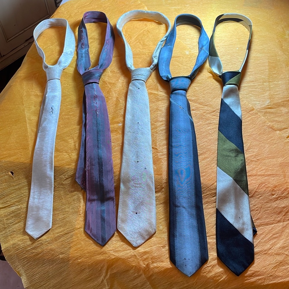 Vintage men’s tie